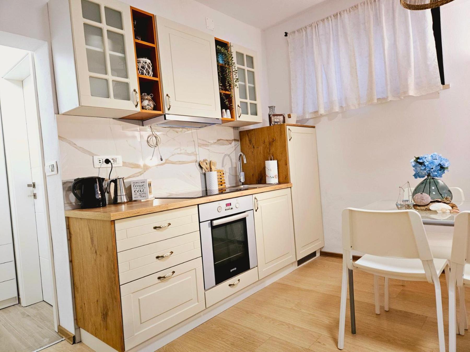Apartma Tul Izola Εξωτερικό φωτογραφία
